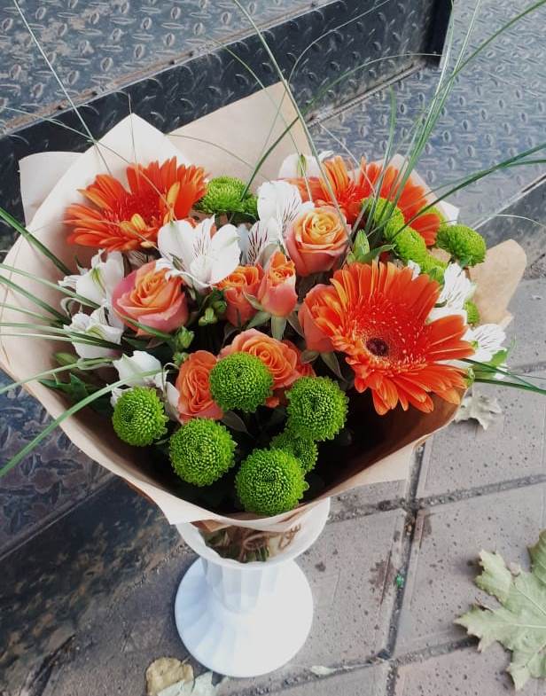 Букет цветов из: Герберы, Хризантемы, Альстромерии и Розы в Серноводском Ставропольского края