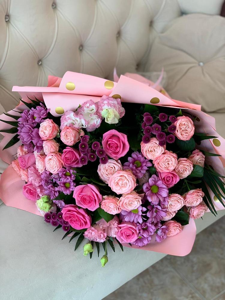 Букет цветов из: Хризантемы, Розы и Лизиантусы в Серноводском Ставропольского края