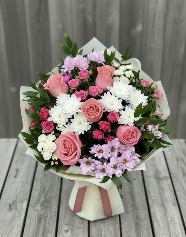 Букет цветов из: Альстромерии, Гвоздики, Розы и Хризантемы в Серноводском Ставропольского края