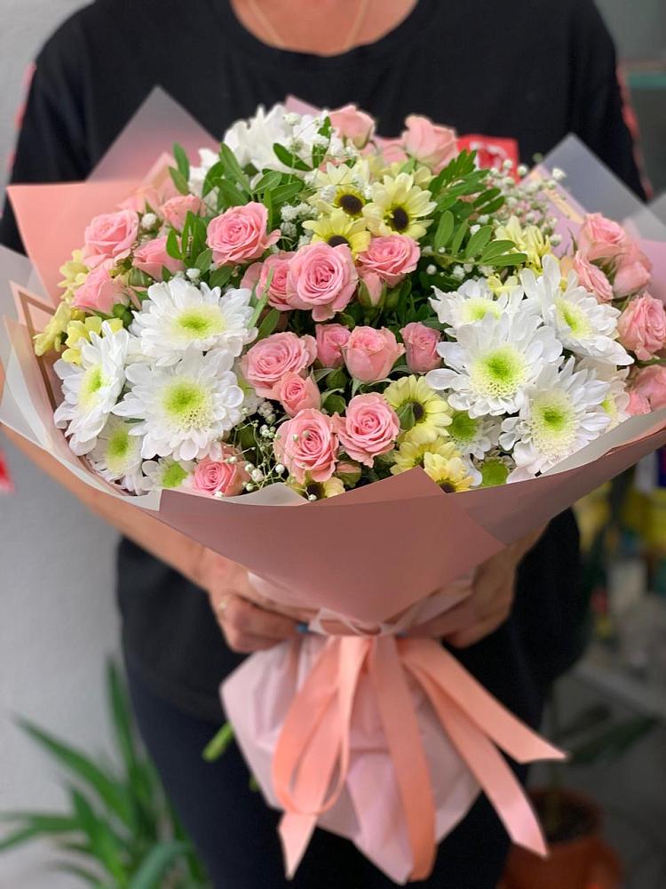 Букет цветов из: Розы и Хризантемы в Серноводском Ставропольского края