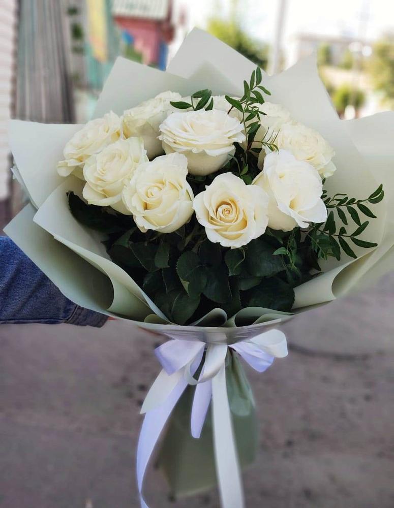 Букет Белые розы Проуд в Серноводском Ставропольского края