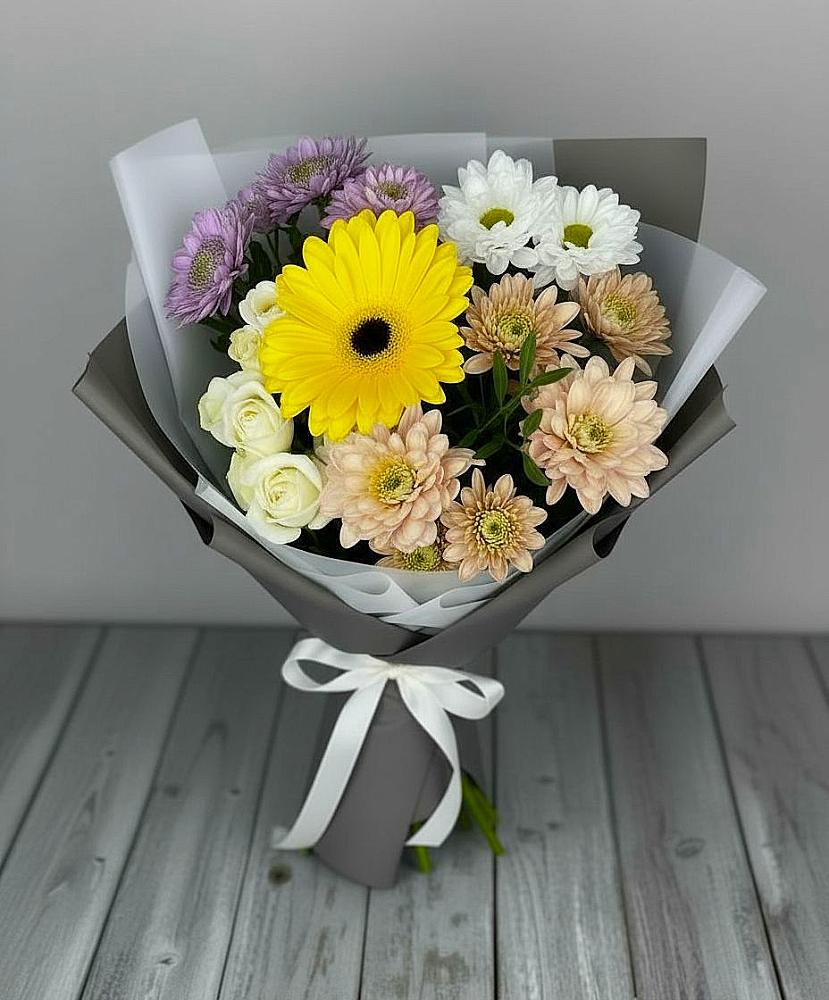 Букет цветов из: Розы, Герберы и Хризантемы в Серноводском Ставропольского края