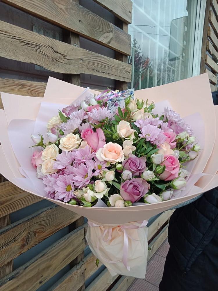 Букет цветов из: Розы и Хризантемы в Серноводском Ставропольского края