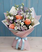 Букет цветов из:  Лизиантусы, Розы, Альстромерии и Гипсофила в Серноводском Ставропольского края