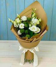 Букет цветов из:  Хризантемы и Лизиантусы в Серноводском Ставропольского края