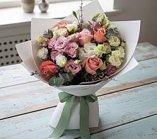 Букет цветов из:  Розы, Лизиантусы и Гвоздики в Серноводском Ставропольского края