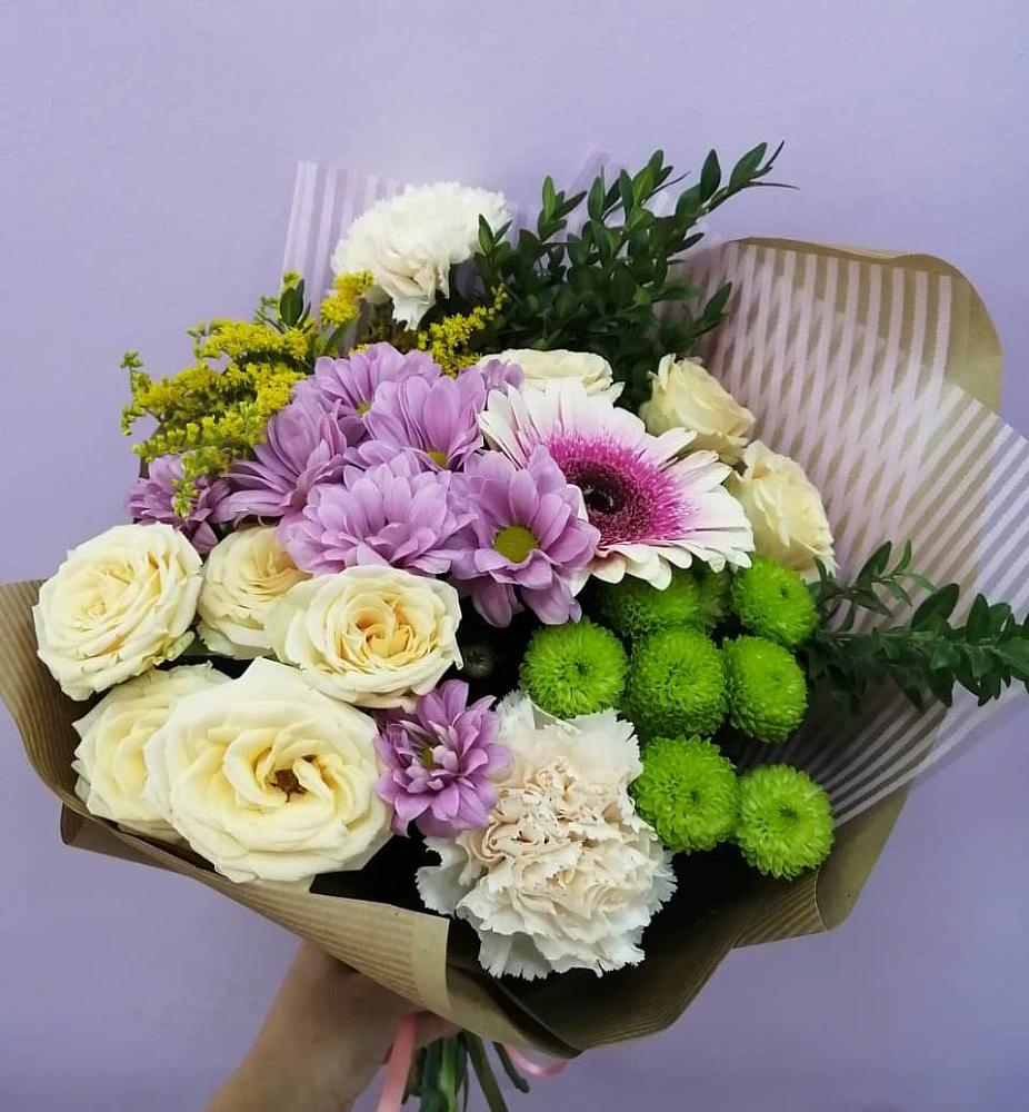 Букет цветов из: Хризантемы, Розы, Гвоздики и Герберы в Серноводском Ставропольского края