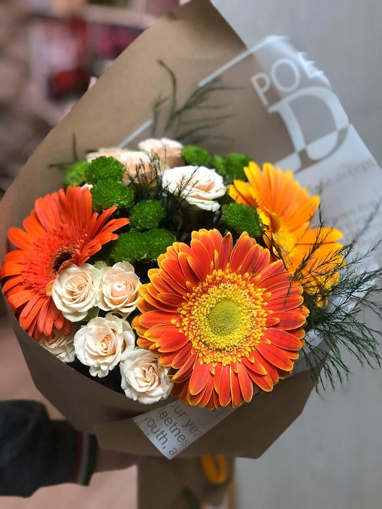 Букет цветов из: Герберы, Хризантемы и Розы в Серноводском Ставропольского края
