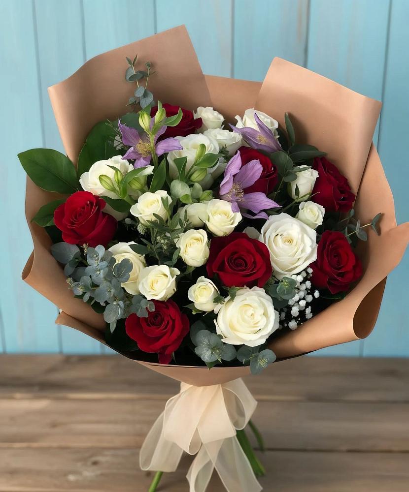 Букет цветов из: Розы и Альстромерии в Серноводском Ставропольского края