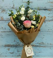 Букет цветов из:  Розы и Лизиантусы в Серноводском Ставропольского края