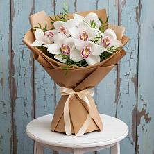 Букет цветов из:  Орхидеи и Розы в Серноводском Ставропольского края