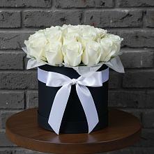 Цветочная композиция из Розы в шляпной коробке в Серноводском Ставропольского края