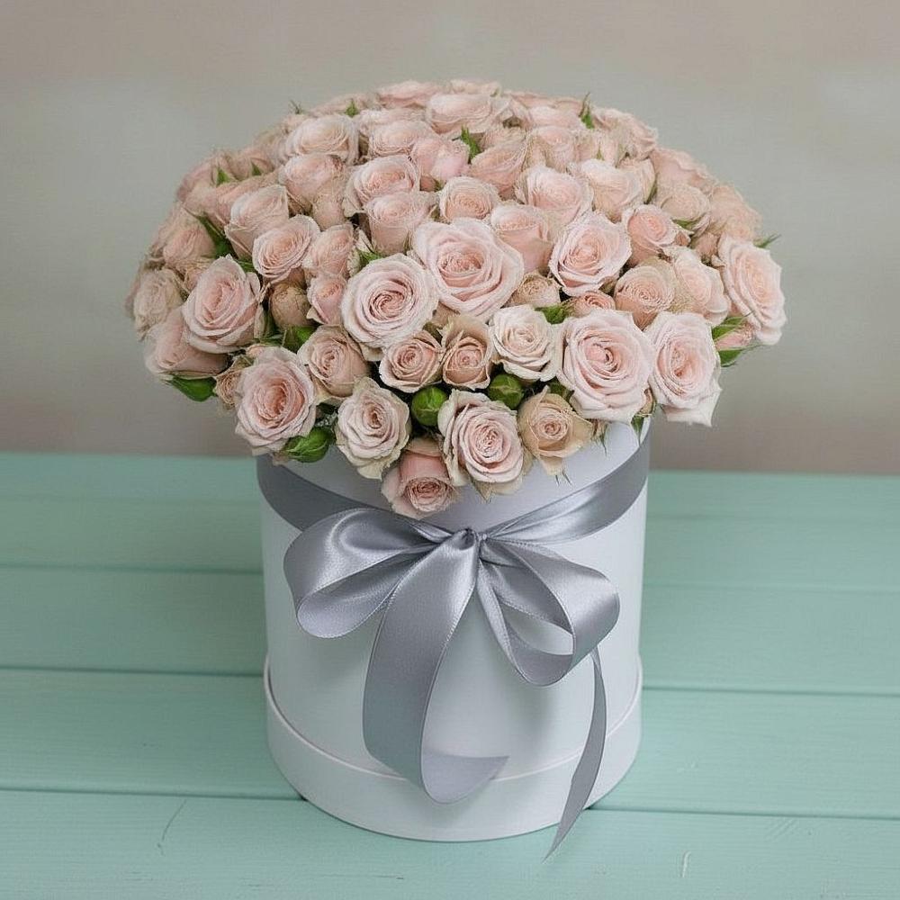 Цветочная композиция из Розы в шляпной коробке в Серноводском Ставропольского края